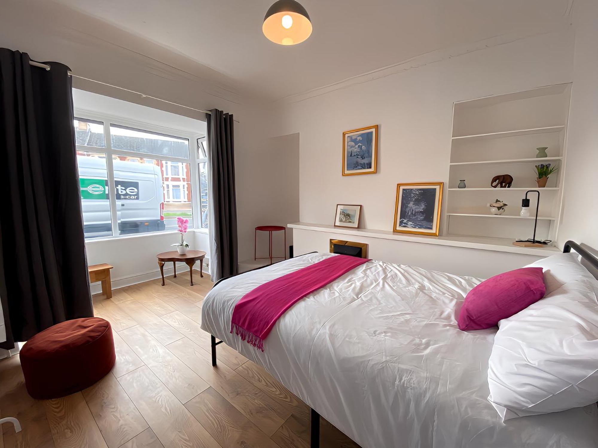 4-Bedroom Home - Perfect For Those Working In Bridgend - By Tailored Accommodation Εξωτερικό φωτογραφία